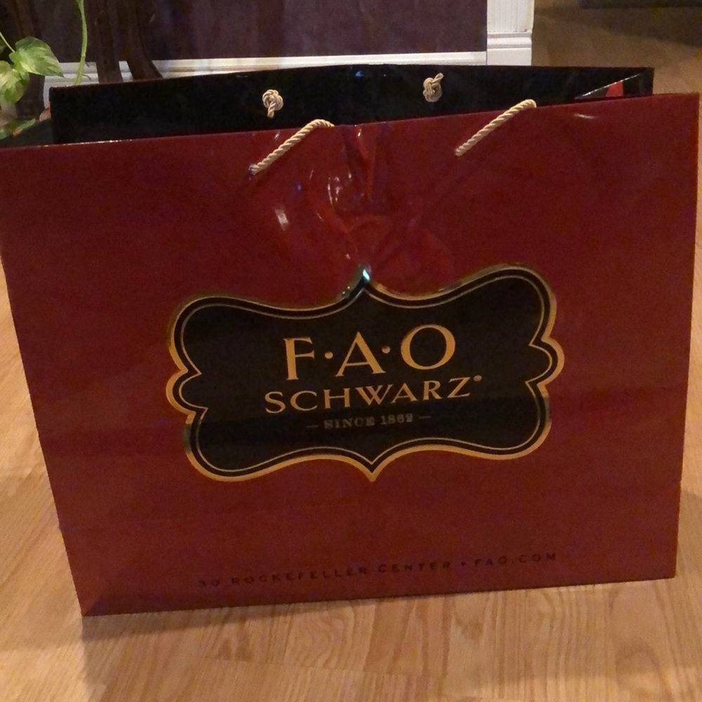 30 Rockefeller Center F.A.O Bag